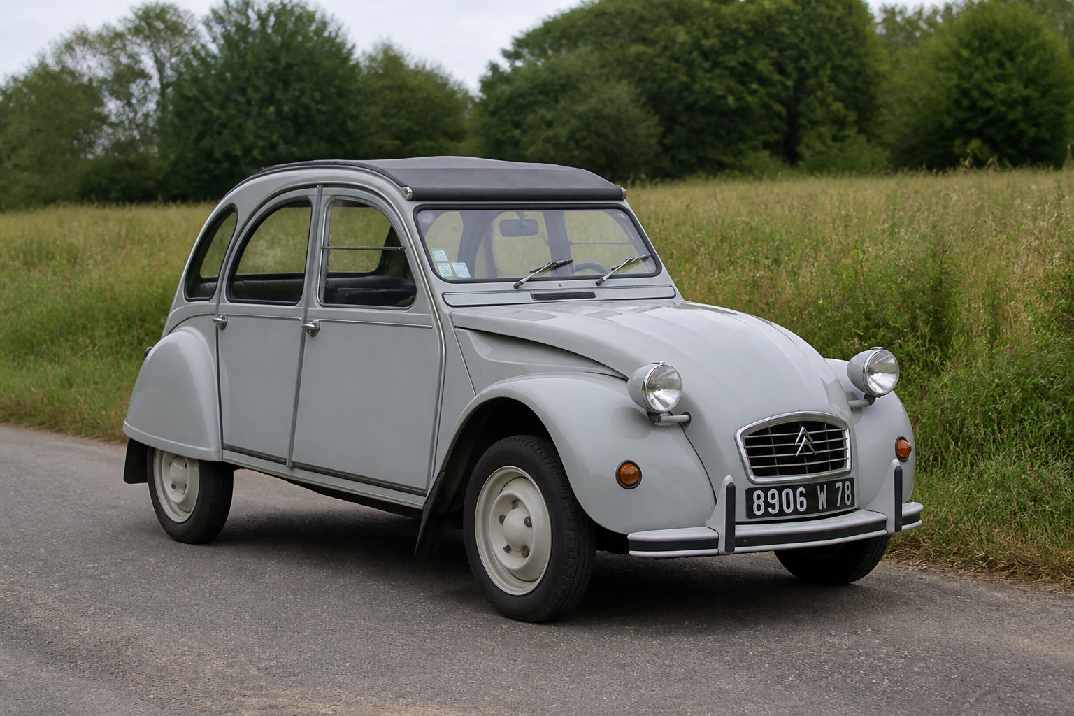 Tradibalade : rallye vintage en 2CV dans le Vieux-Lille